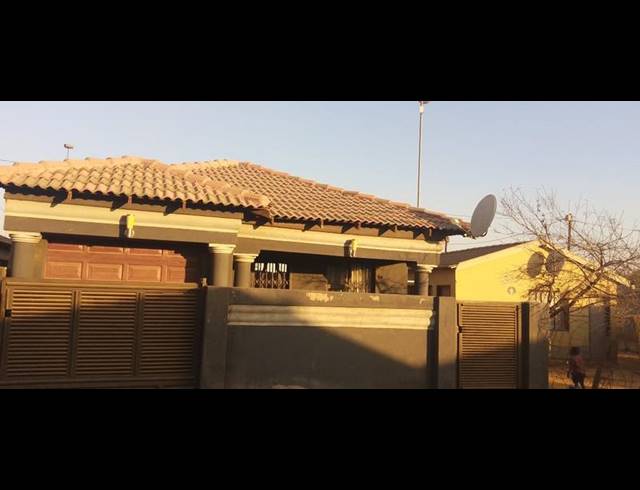 3 BEDROOM HOUSE FOR SALE IN ETWATWA